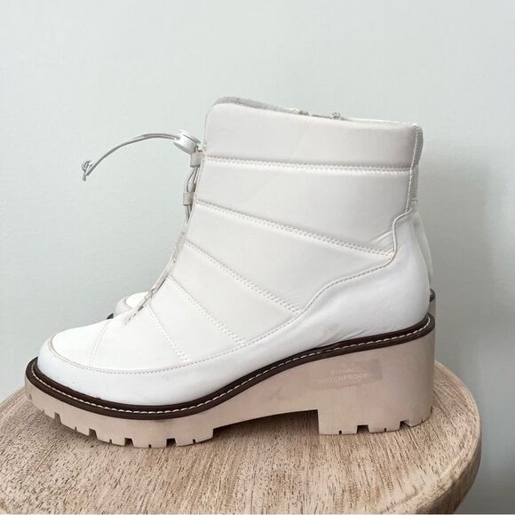 Blondo Daisy Waterproof Lug‎ Sole Boot in White Size 10 NWOB - Picture 12 of 12